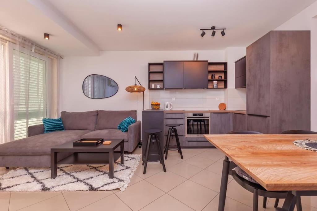 Stylish Two Bedroom Apartment&Garage Parking Place دوبروفينك المظهر الخارجي الصورة